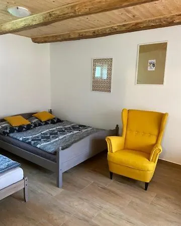 Lunka Apartmanhaz Διαμέρισμα Zamárdi
